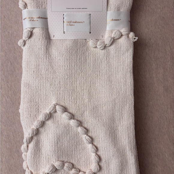 Cupcakes and Cashmere White Decorative Throw - Picture 3 of 3